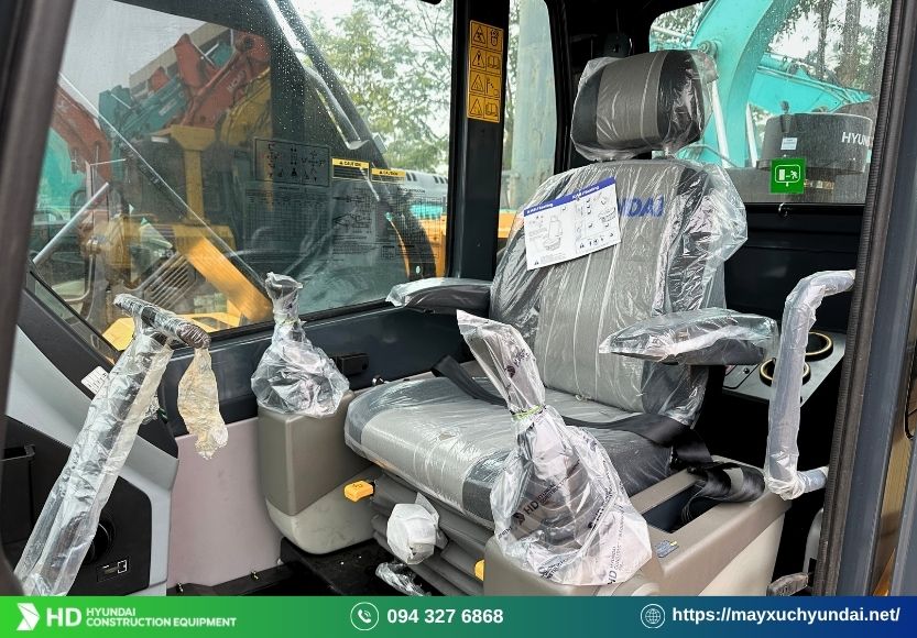 Khoang cabin máy xúc Hyundai R215
